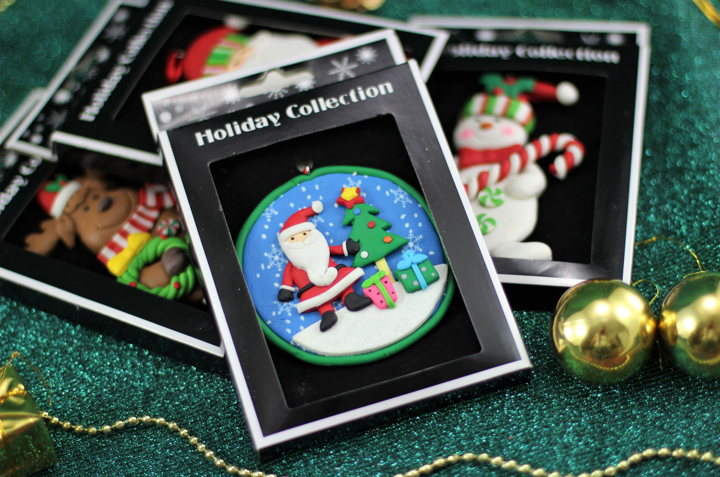 View of the 12 cm handmade Christmas medallion ornament in box packaging