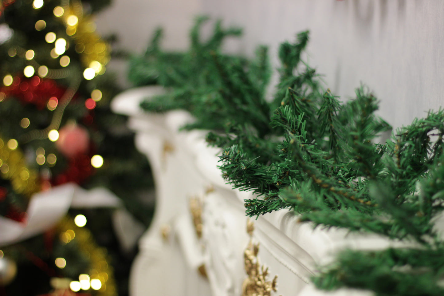 Premium Artificial Christmas Garland Lush Green 106” 2.7M