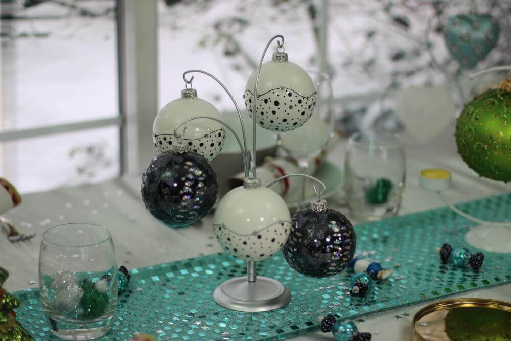 Gold Fountain Bauble Stand With 5 Arms