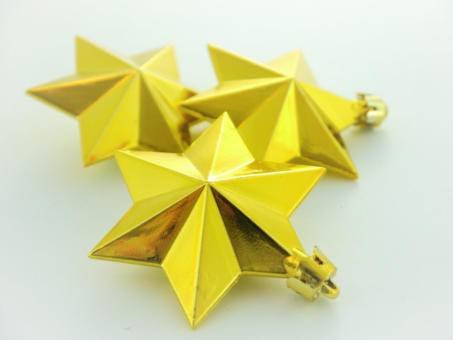 Set of 6 Christmas Stars Baubles – Shiny Gold