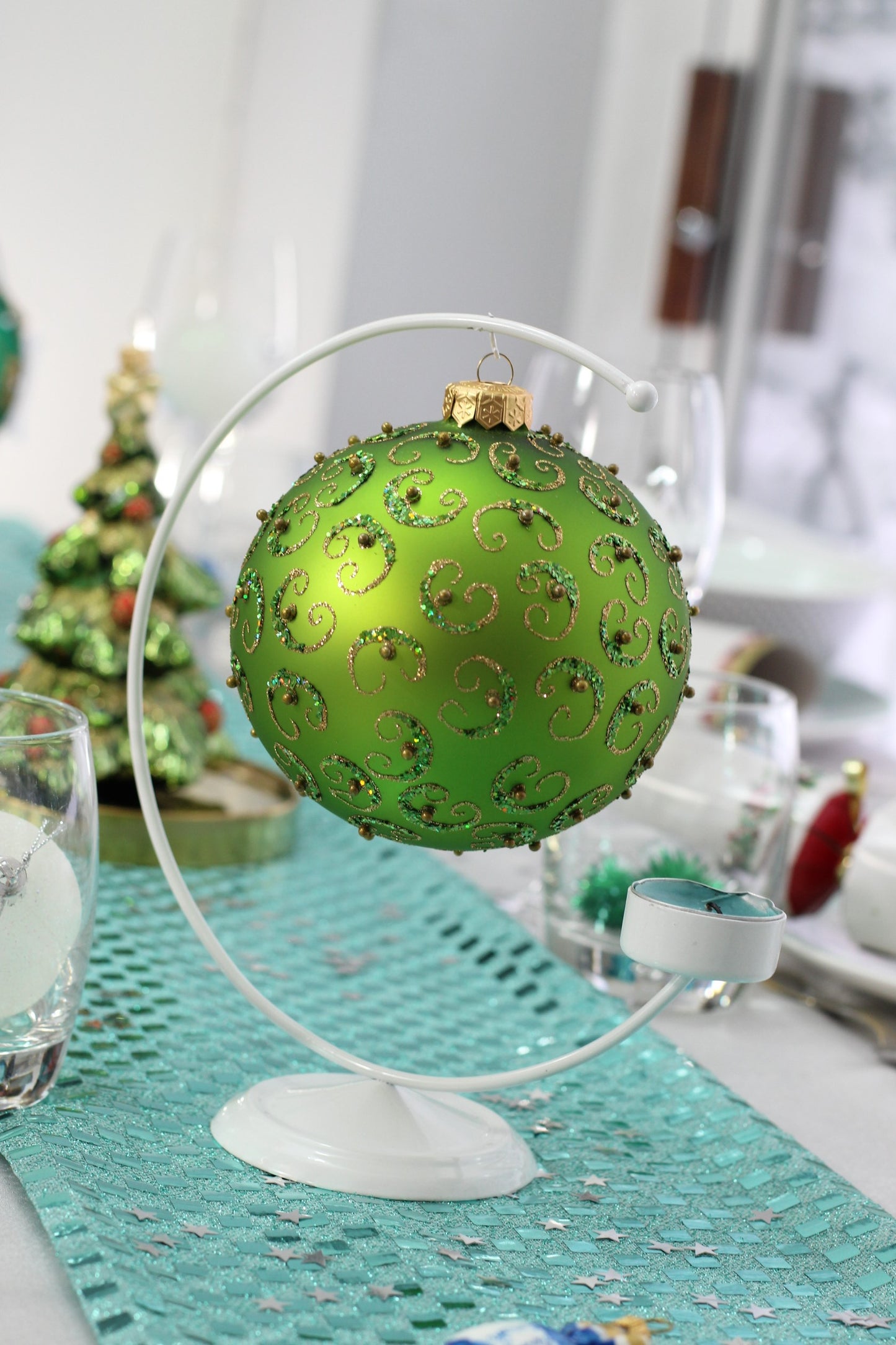 White Metal Bauble Display Stand with Tea Light Holder