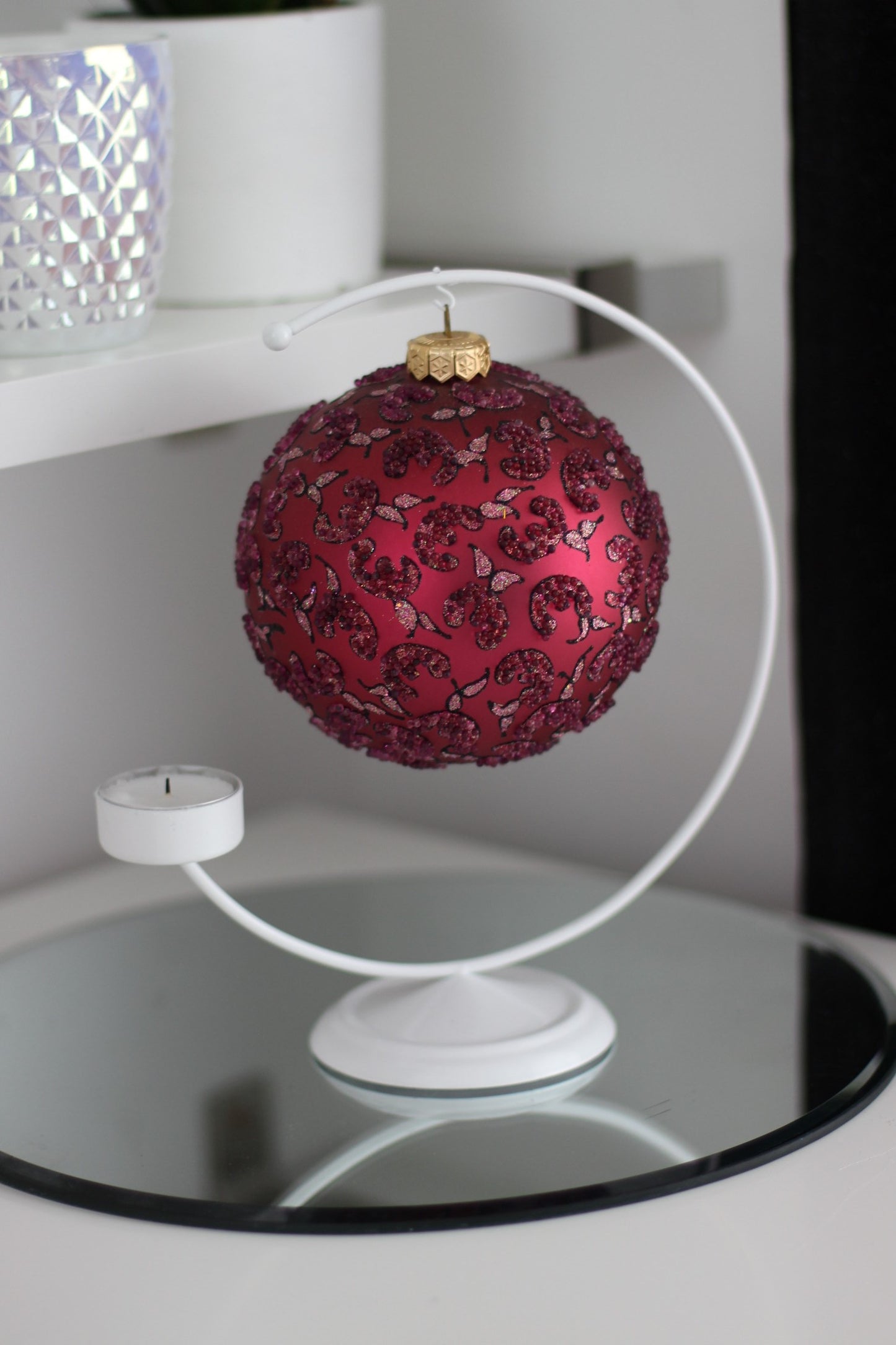 White Metal Bauble Display Stand with Tea Light Holder